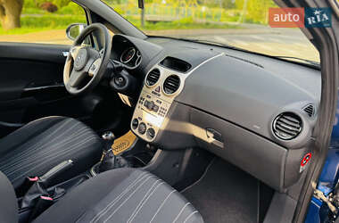 Хэтчбек Opel Corsa 2007 в 