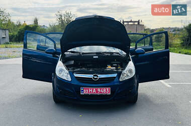 Хэтчбек Opel Corsa 2007 в 