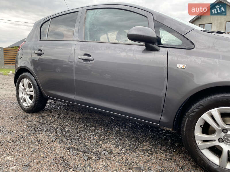 Хэтчбек Opel Corsa 2012 в Луцке