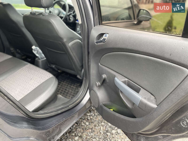 Хэтчбек Opel Corsa 2012 в Луцке