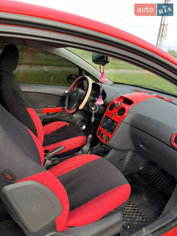 Хэтчбек Opel Corsa 2009 в Львове