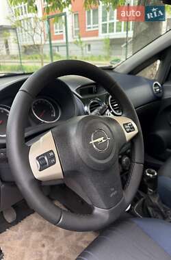 Хэтчбек Opel Corsa 2009 в 