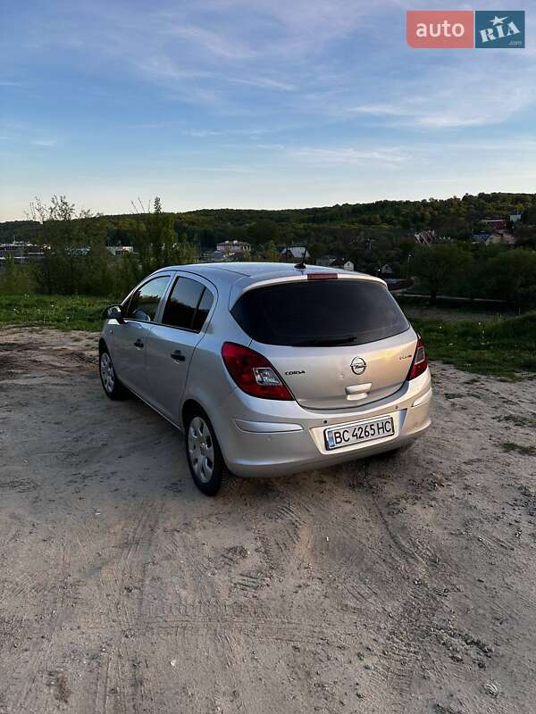 Хетчбек Opel Corsa 2012 в Львові
