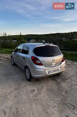 Хетчбек Opel Corsa 2012 в 