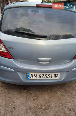 Хэтчбек Opel Corsa 2007 в 