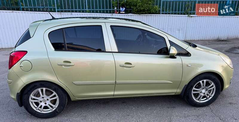 Хетчбек Opel Corsa 2007 в Сумах