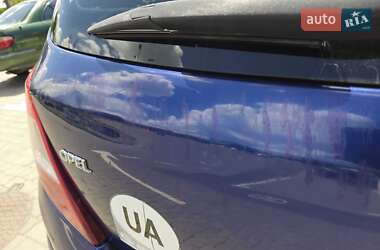 Хэтчбек Opel Corsa 2007 в 