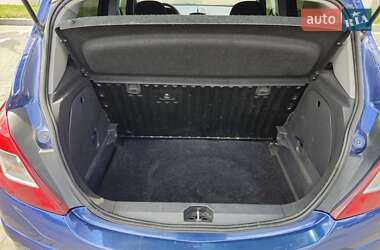 Хэтчбек Opel Corsa 2007 в 