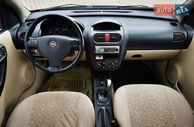 Хетчбек Opel Corsa 2006 в 