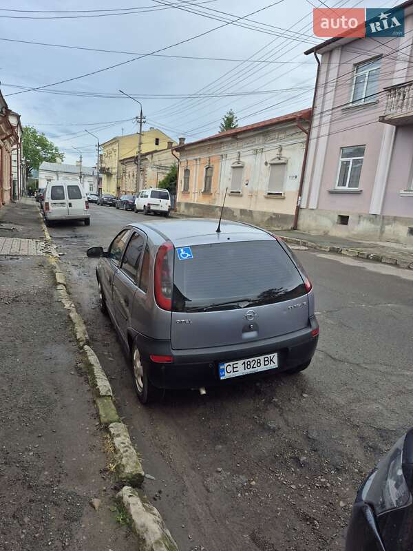Хэтчбек Opel Corsa 2003 в Черновцах