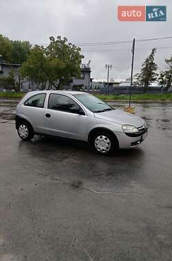 Хэтчбек Opel Corsa 2003 в 