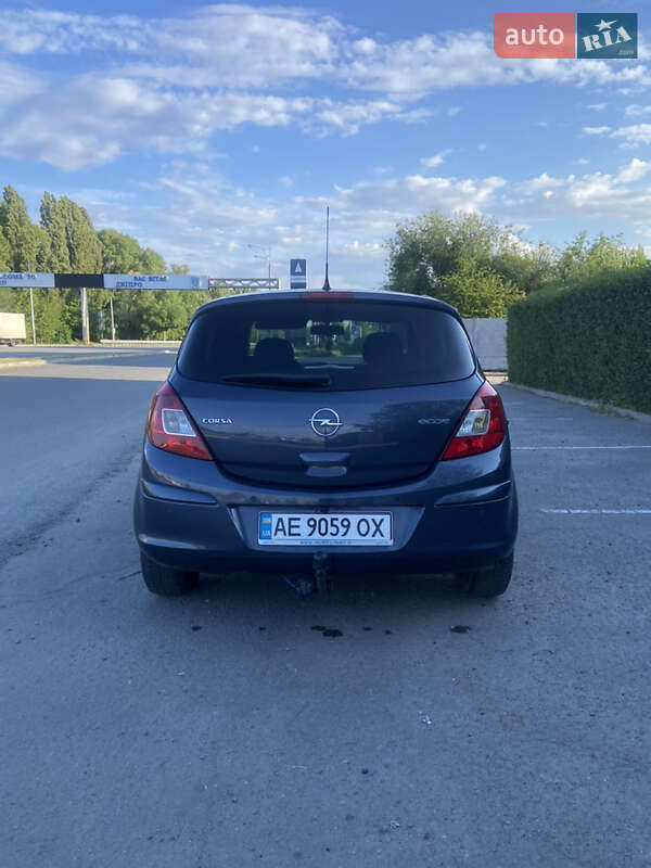 Хэтчбек Opel Corsa 2010 в Днепре