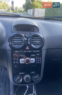 Хетчбек Opel Corsa 2010 в 
