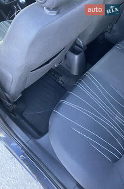Хетчбек Opel Corsa 2010 в 