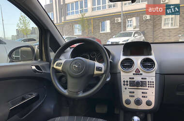 Хетчбек Opel Corsa 2007 в 