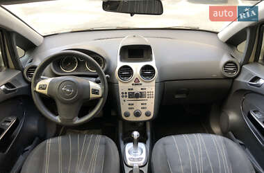Хетчбек Opel Corsa 2007 в 