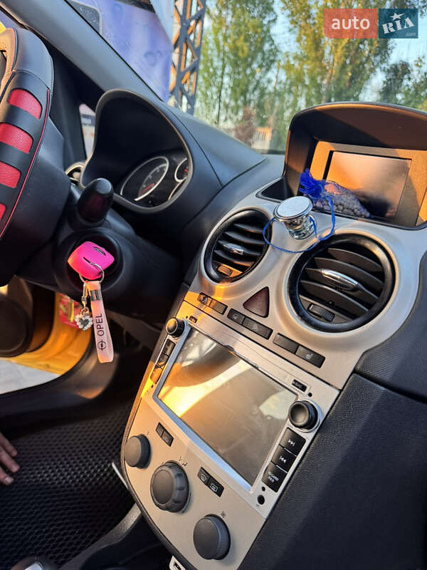 Хетчбек Opel Corsa 2008 в Покрові