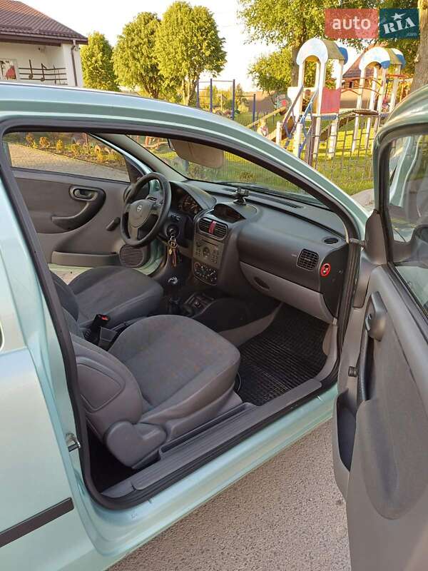 Хэтчбек Opel Corsa 2001 в Луцке фото 2 Хэтчбек Opel Corsa 2001 в Луцке