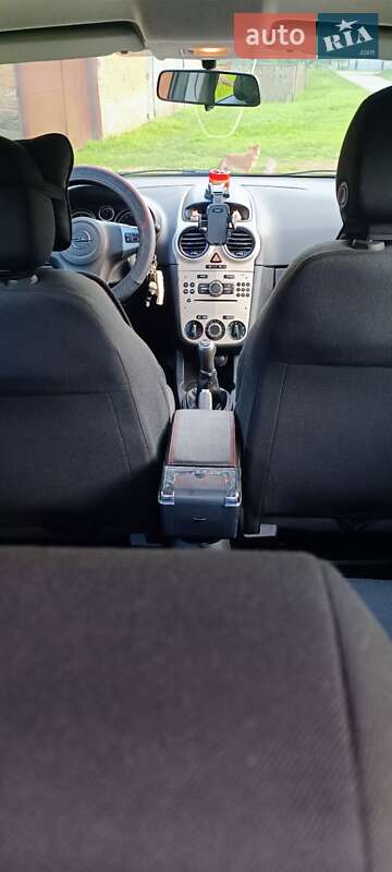 Хэтчбек Opel Corsa 2007 в Чернигове