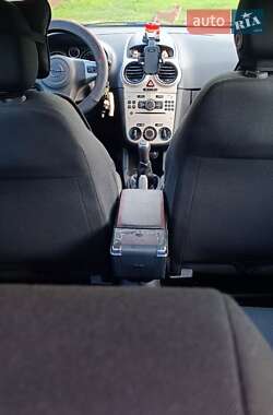Хэтчбек Opel Corsa 2007 в 