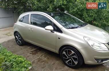 Хэтчбек Opel Corsa 2008 в Киеве