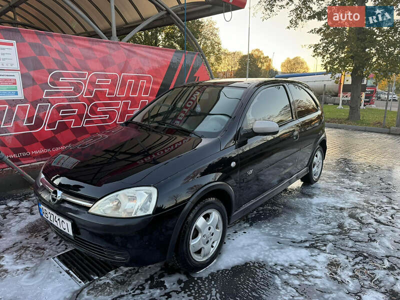 Хетчбек Opel Corsa 2003 в 