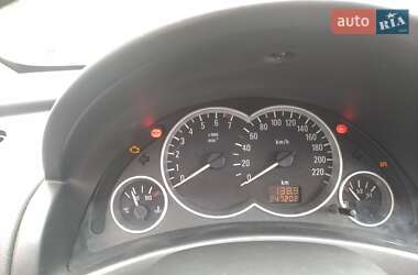 Хэтчбек Opel Corsa 2005 в 