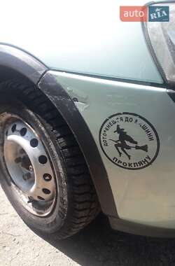 Хэтчбек Opel Corsa 2002 в 