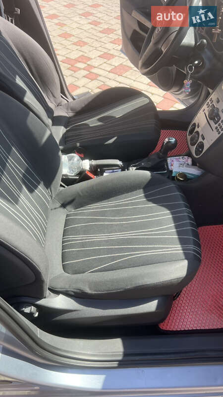 Хэтчбек Opel Corsa 2007 в Ивано-Франковске