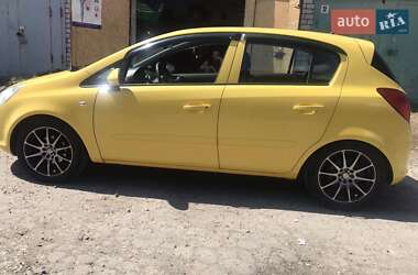 Хетчбек Opel Corsa 2007 в 