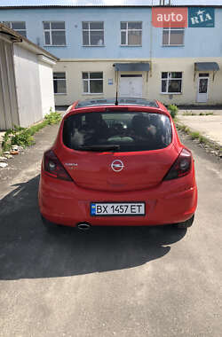 Хэтчбек Opel Corsa 2011 в 