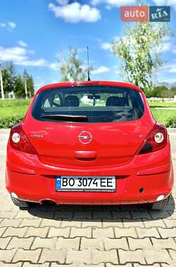 Хэтчбек Opel Corsa 2006 в 