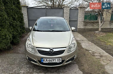 Хетчбек Opel Corsa 2008 в 
