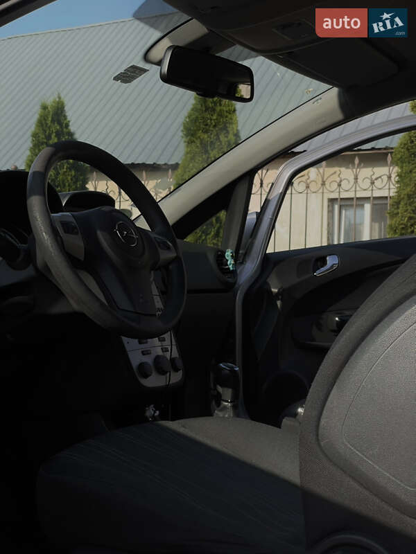 Хэтчбек Opel Corsa 2008 в Львове