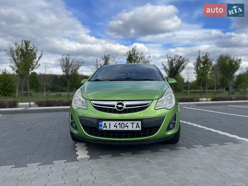 Хетчбек Opel Corsa 2011 в Ірпені