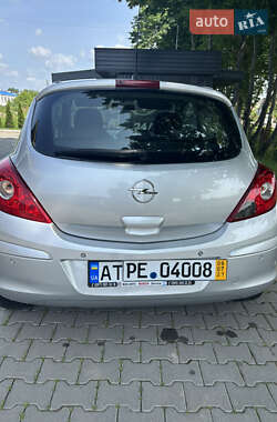 Хэтчбек Opel Corsa 2013 в 