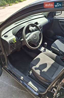 Хэтчбек Opel Corsa 2006 в 
