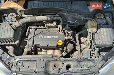 Хэтчбек Opel Corsa 2006 в 