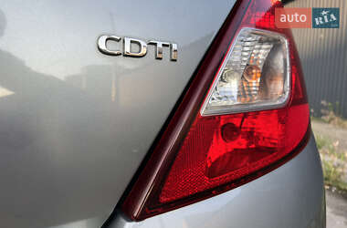 Хэтчбек Opel Corsa 2012 в 