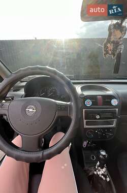 Хэтчбек Opel Corsa 2001 в 
