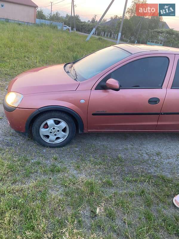 Хэтчбек Opel Corsa 2001 в Ужгороде
