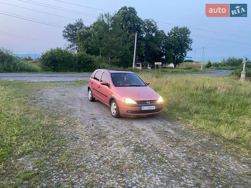 Хэтчбек Opel Corsa 2001 в Ужгороде