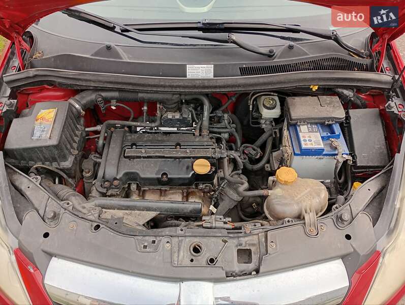 Хэтчбек Opel Corsa 2006 в Киеве