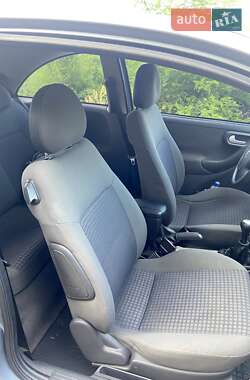 Хэтчбек Opel Corsa 2003 в 