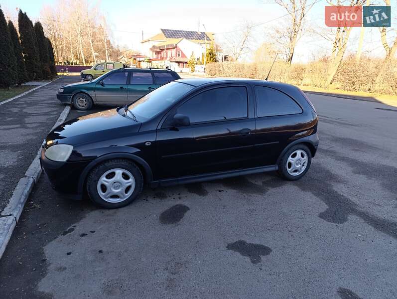 Хэтчбек Opel Corsa 2002 в 