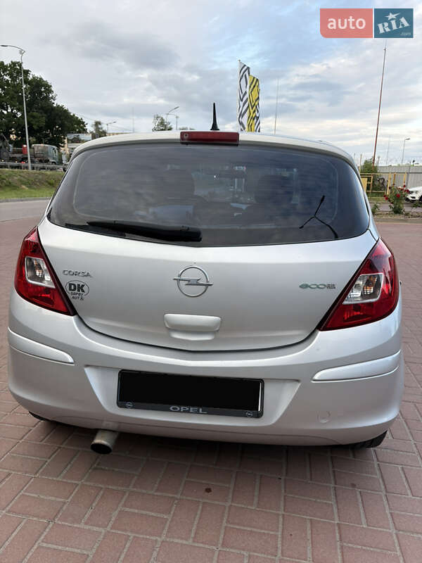 Хэтчбек Opel Corsa 2009 в Полтаве