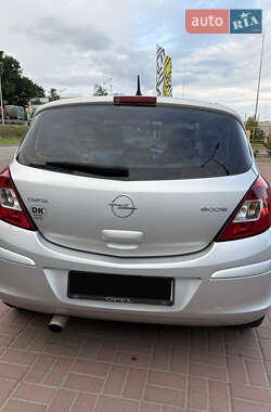 Хэтчбек Opel Corsa 2009 в 