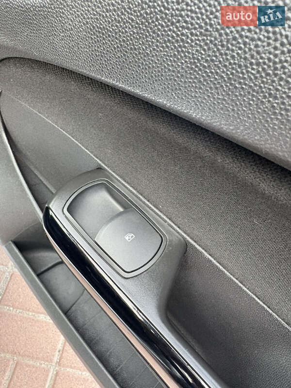 Хэтчбек Opel Corsa 2009 в Полтаве