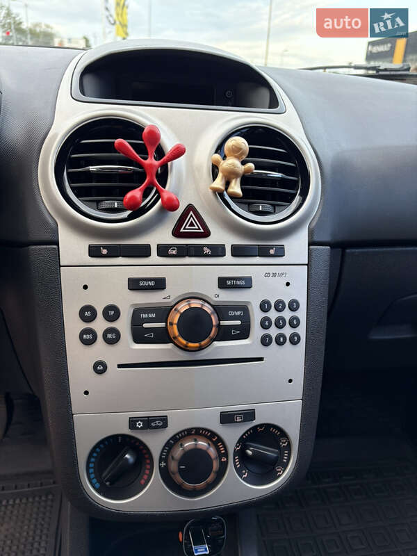 Хэтчбек Opel Corsa 2009 в Полтаве