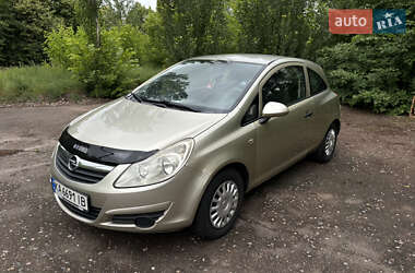 Хэтчбек Opel Corsa 2008 в Киеве